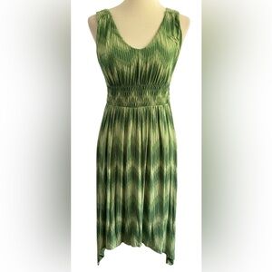 Soma Lime Green Smocked Stretch Empire Scarf Hem V Neck Sleeveless Size Medium